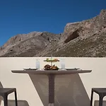 فندق Carian 4*